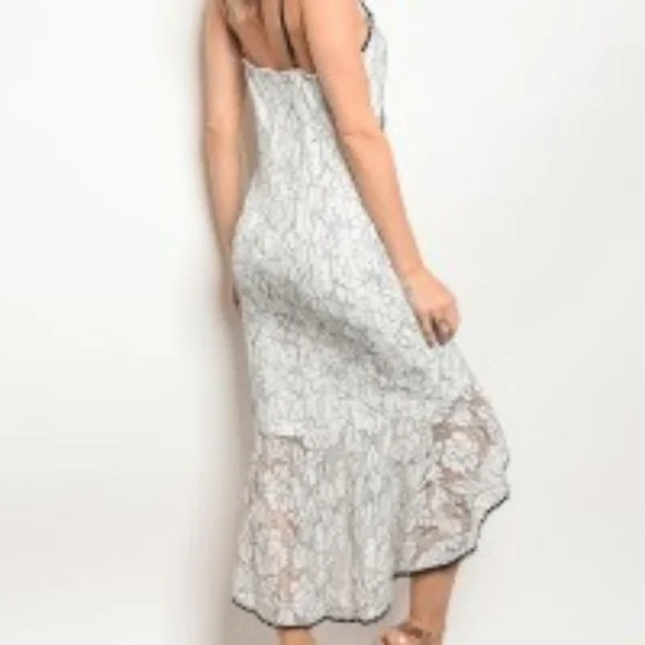 White and Black Dress - Picture 2 of 4